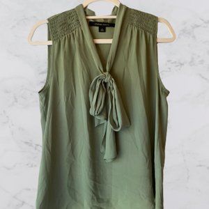 CYNTHIA STEFFE Olive/Green Sleeveless Blouse (S)